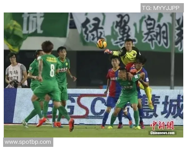 功夫足球世界球星巅峰对决展现力量速度与智慧的激情时刻